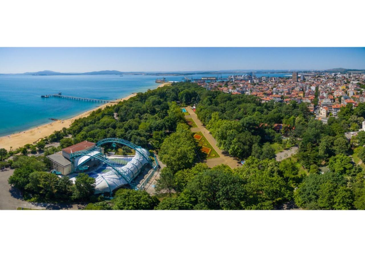 Great Apartment Near The Sea,Central Place! Burgasz Kültér fotó